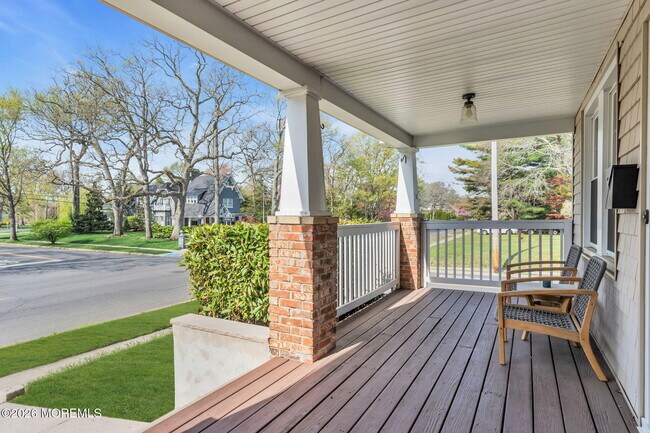 Building Photo - 115 Grassmere Avenue