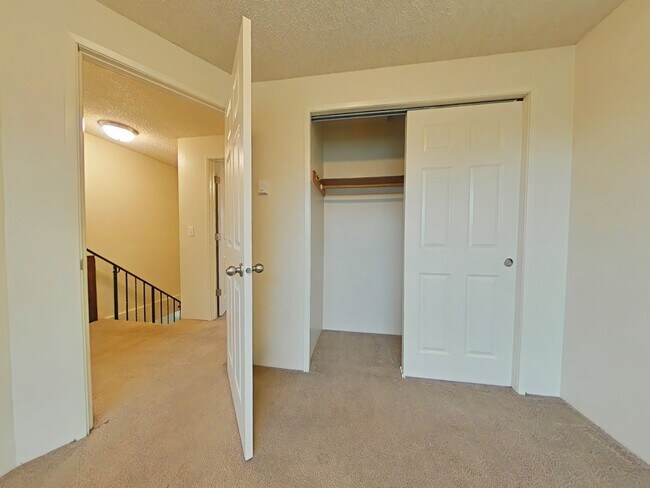 Building Photo - 2 Bedroom Duplex ~ South Corvallis ~ Pet F...