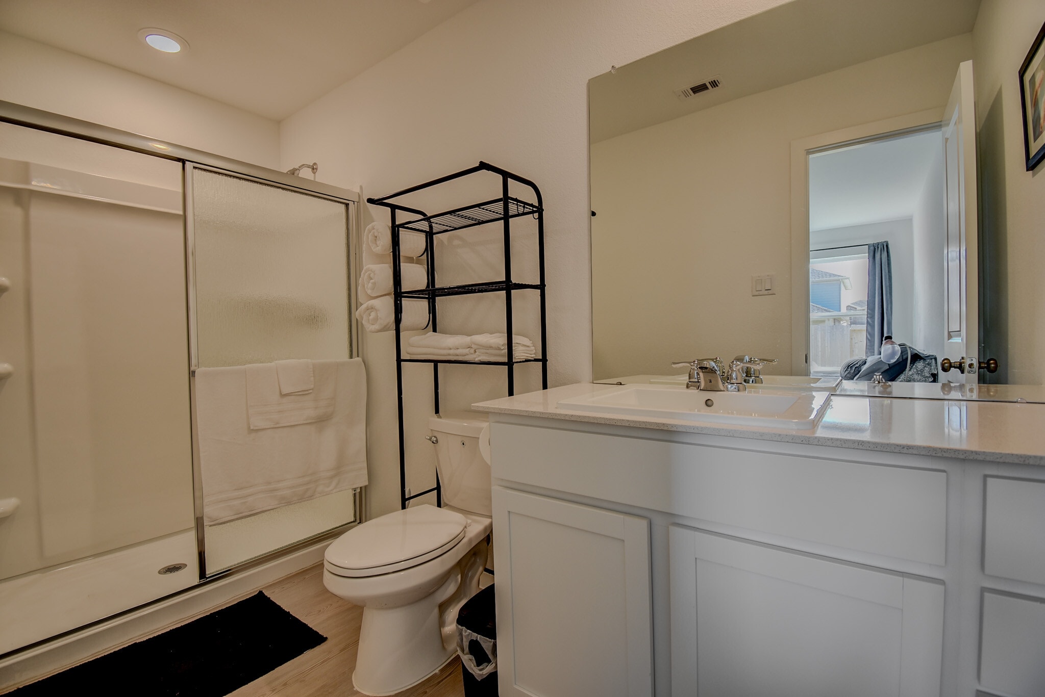 Building Photo - 410 Emma St