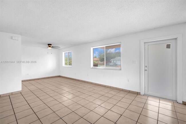 Building Photo - 535 NW 44th Ave