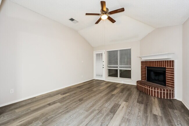 Building Photo - 6841 Prairie Hill Rd N