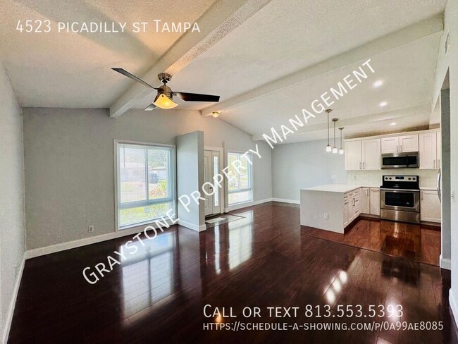 Building Photo - "Exquisite 3-Bedroom Home in Prime Tampa L...