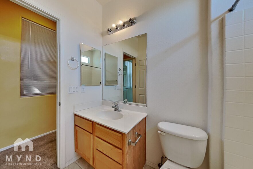 Building Photo - 5220 S Citrus Ln