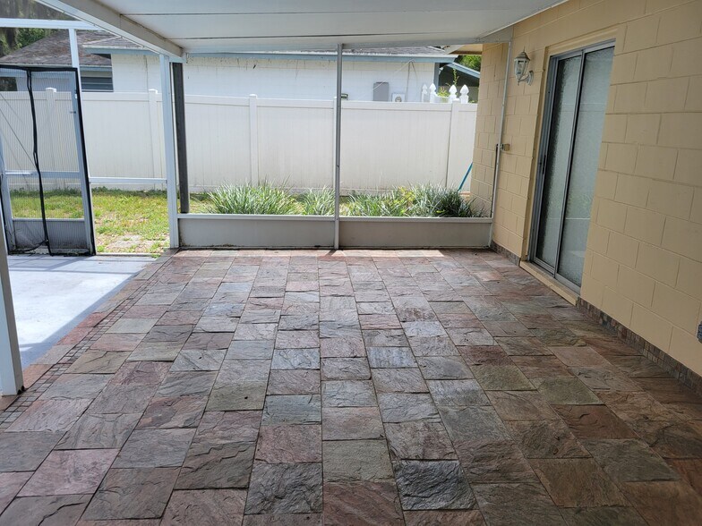 Building Photo - 2108 Shirewood Ct