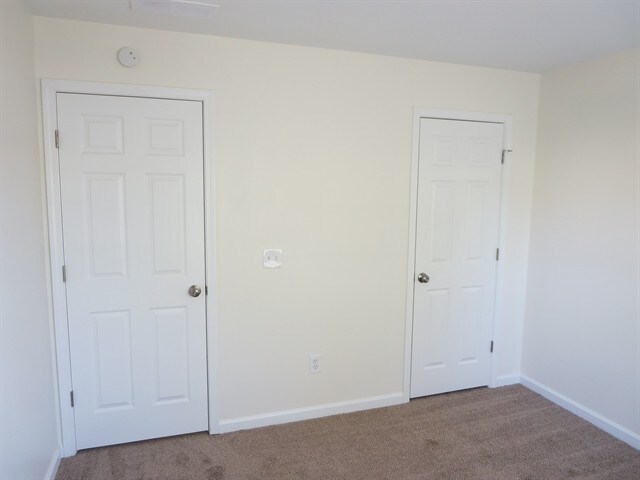 Building Photo - 811 Buffington Way