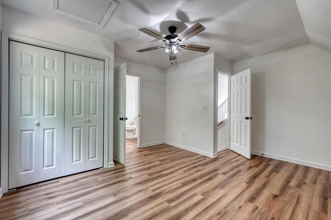 Building Photo - 2092 Wood Lake Ln