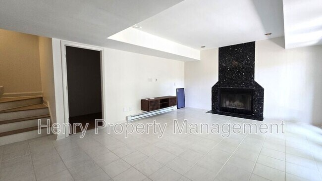 Building Photo - 4521 Briarglen Ln