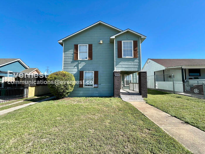 Primary Photo - 2308 Britton Ave