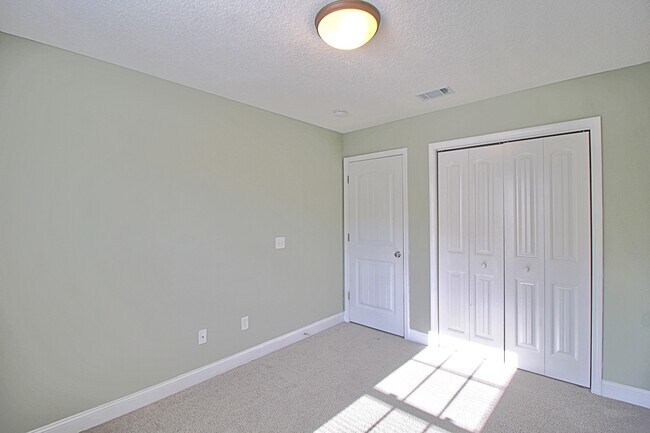 Building Photo - 1208 Cypress Fall Cir