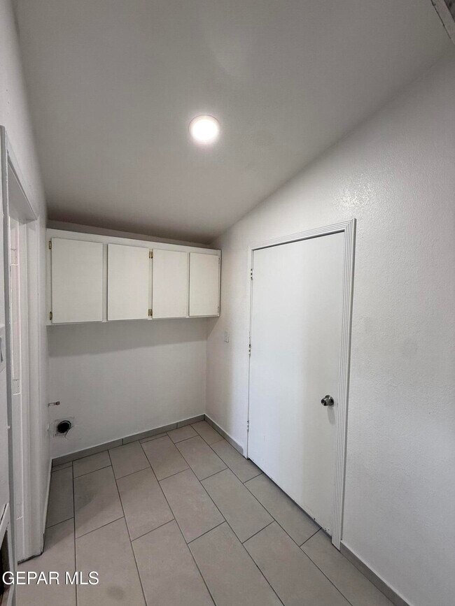 Building Photo - 11820 Tracy Austin Ln