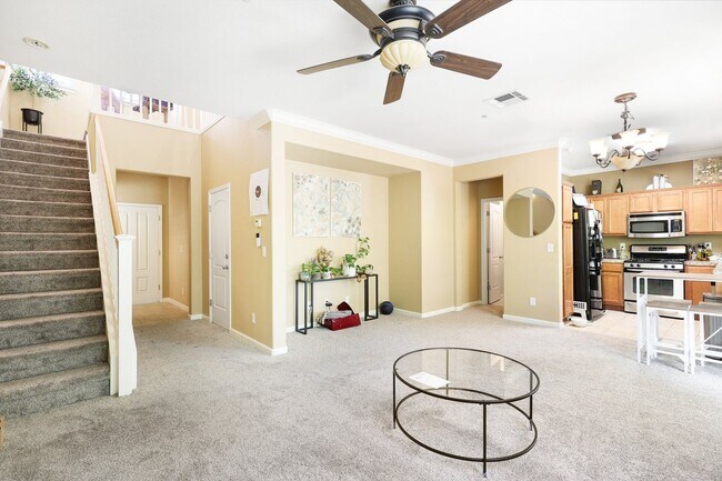Building Photo - 3 BED 2.5 BATH TOWNHOME IN THE VILLAGES OF SHASTA VIEW GARDENS