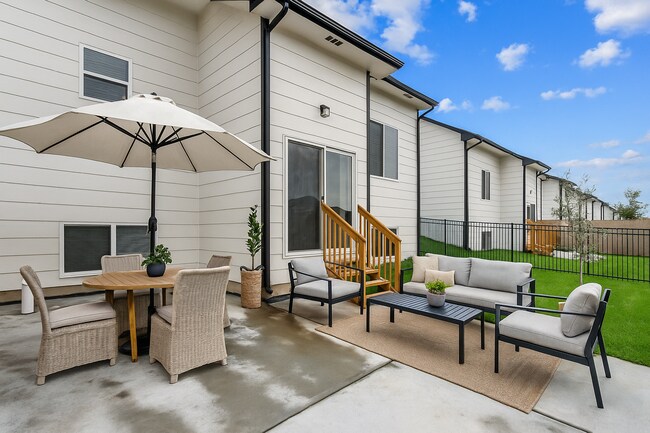 Building Photo - 5121/23 S Chase Ave