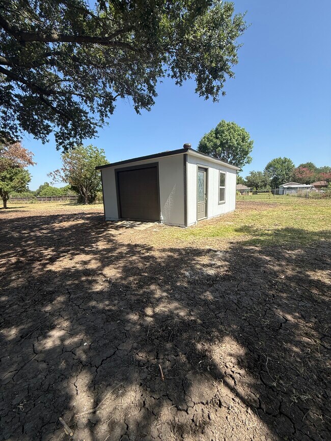 Building Photo - 11 Maree Ct