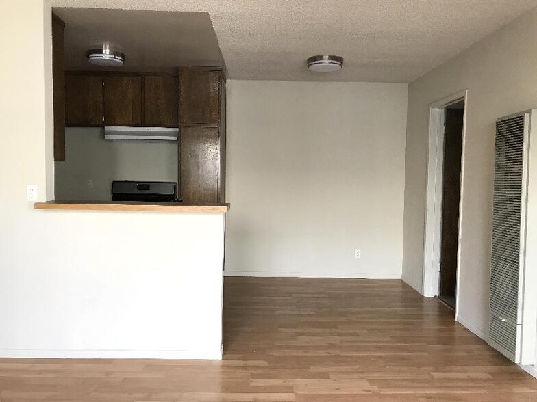 Building Photo - 15001 Condon Ave