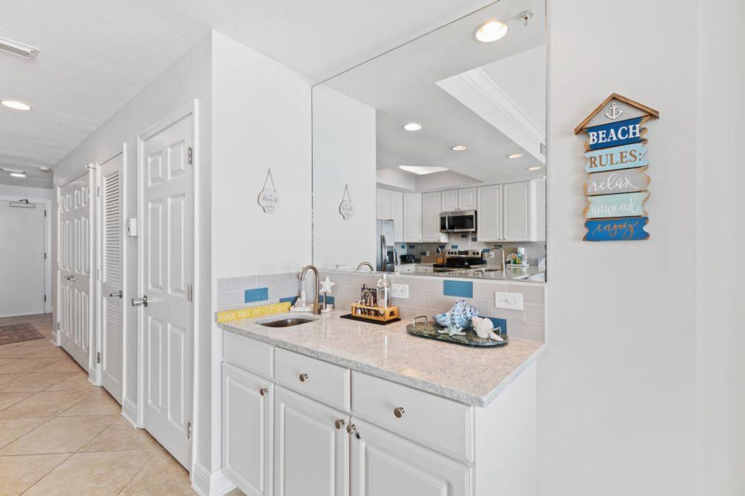 Building Photo - 365 E Beach Blvd