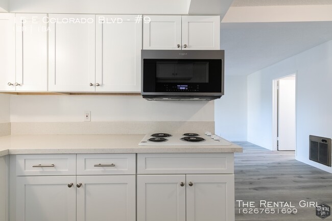 Building Photo - Updated 1 Bed /1 Bath In Arcadia! | Upper ...