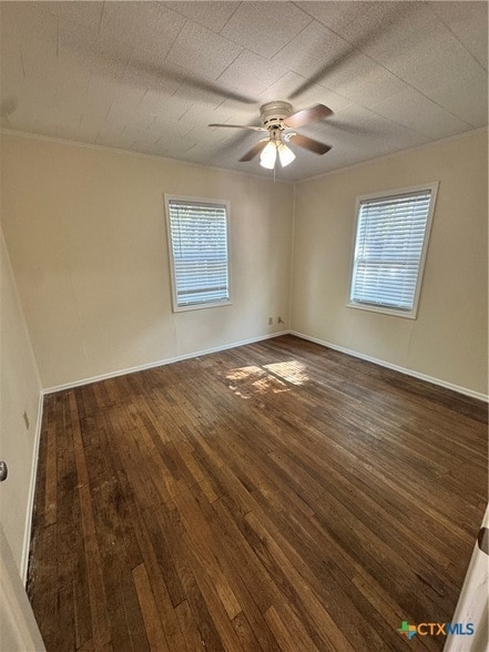 Building Photo - 1312 E Mistletoe Ave