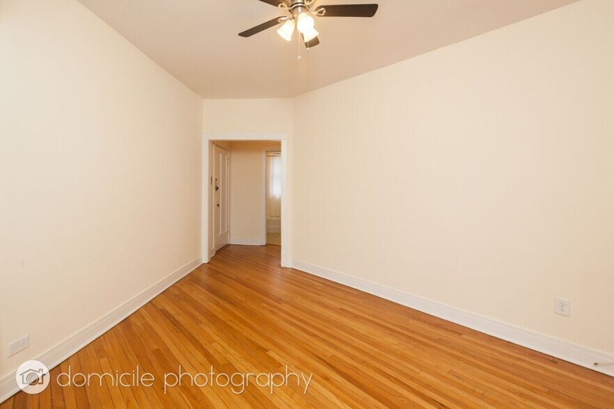 Building Photo - 903 W Altgeld St