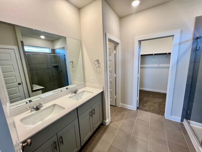 Building Photo - 15431 Dapple Blf Ln