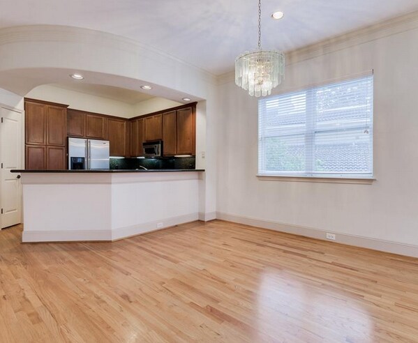 Building Photo - 49 Briar Hollow Ln