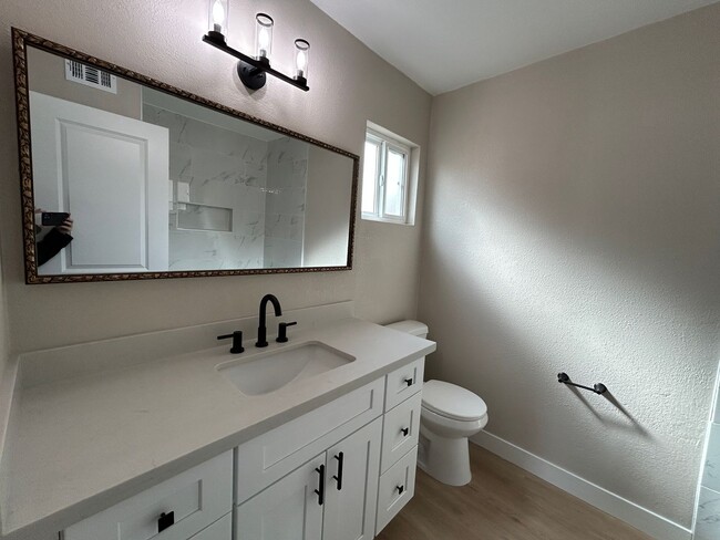 Building Photo - 2699 E Silk Oak Dr