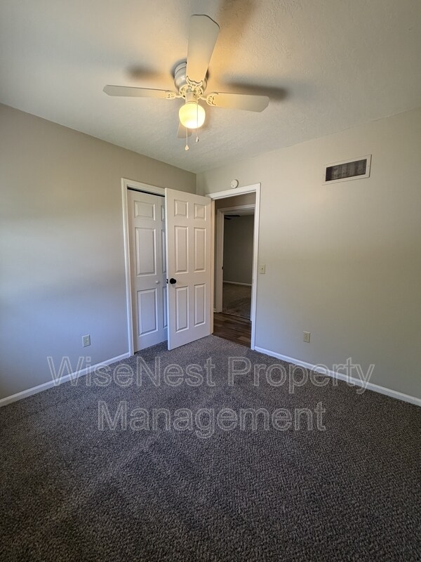 Building Photo - 1820 E Cherokee Ln