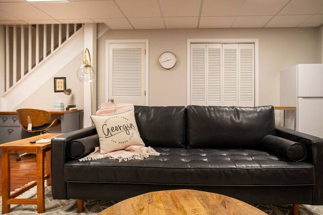 Building Photo - 692 N Superior Ave