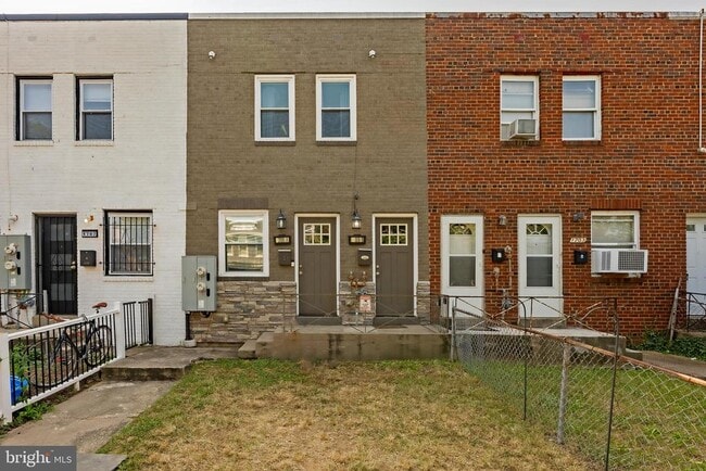 Building Photo - 1705 Montello Ave NE