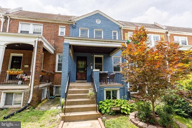 Primary Photo - 1318 Upshur St NW