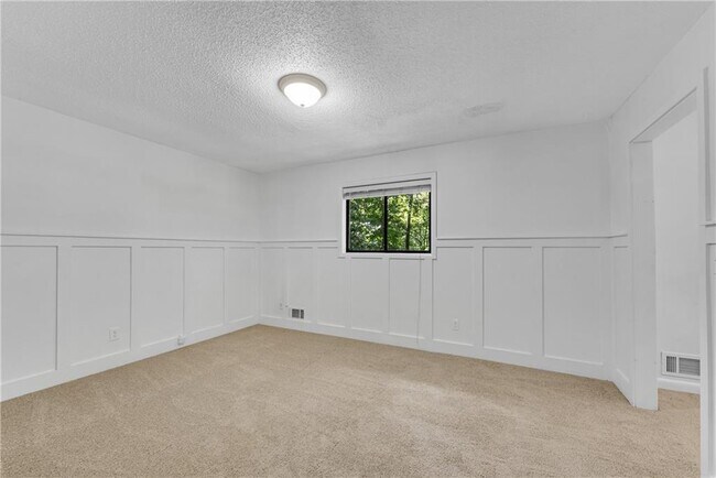 Building Photo - 1515 Northridge Rd
