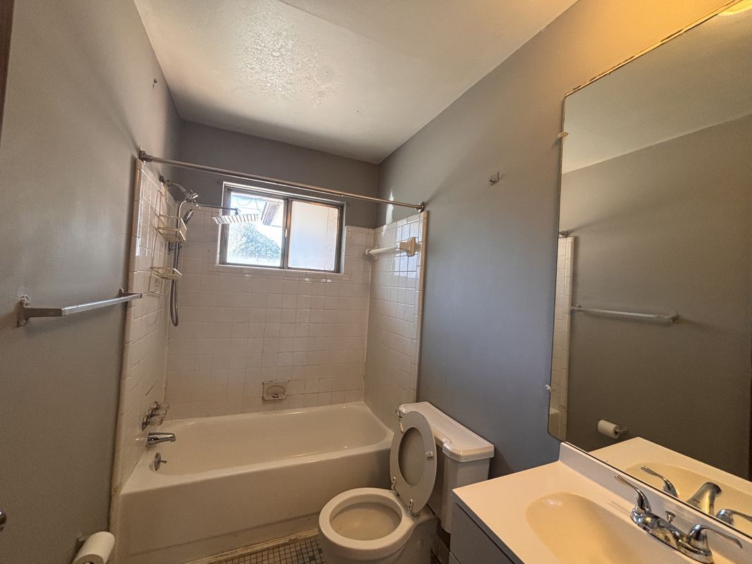Building Photo - 4064 Agnes Ave