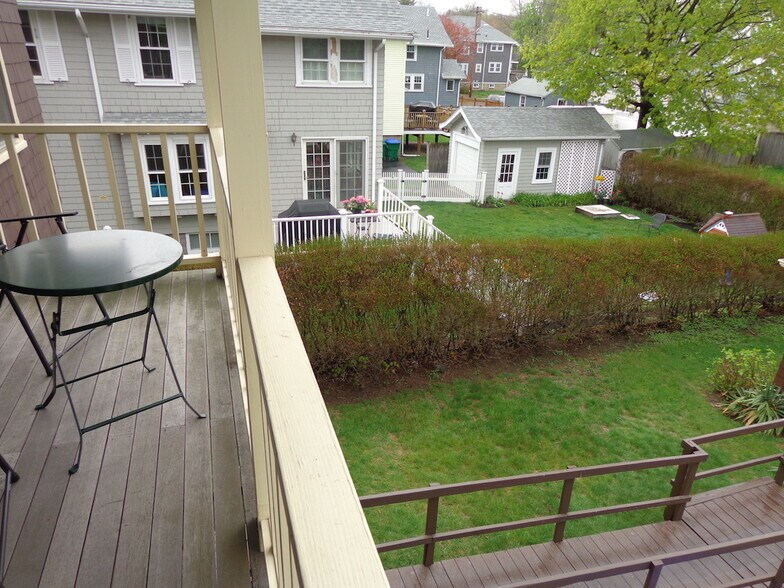 Building Photo - 115 Playstead Rd