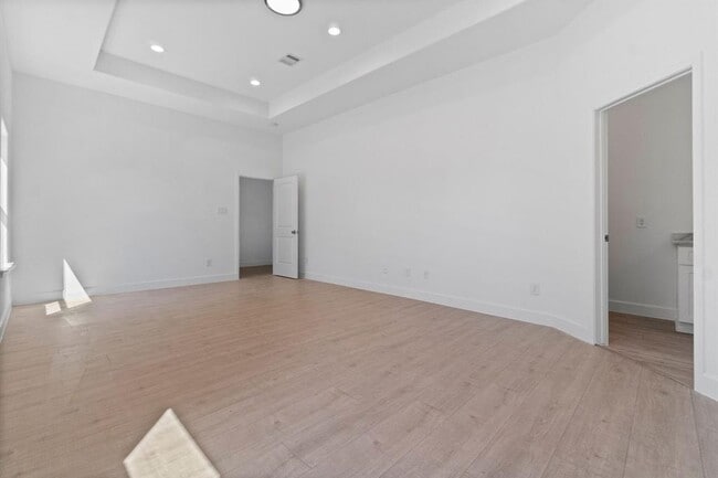 Building Photo - 452 N Cattle Dr