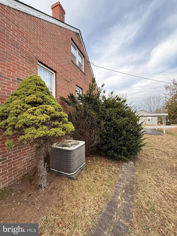 Building Photo - 11 Strawberry Ln