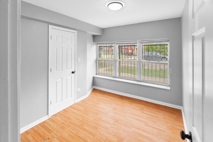 Building Photo - 3336 W Potomac Ave