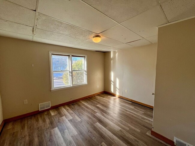 Building Photo - 2 Bed 1 Bath Single Family Home in Rhinelander