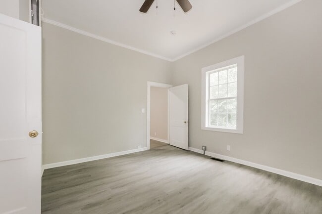 Building Photo - Charming Home in Quiet Griffin Neighborhood – For Rent