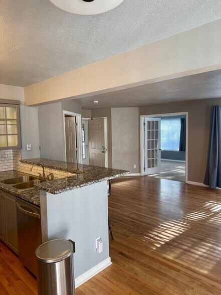 Building Photo - 13762 E Lehigh Ave