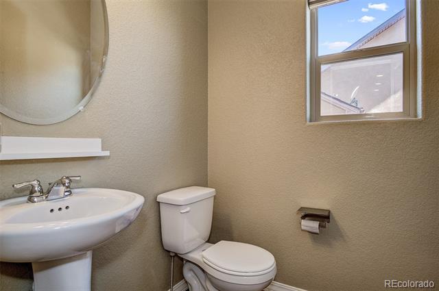 Building Photo - 884 Black Arrow Dr
