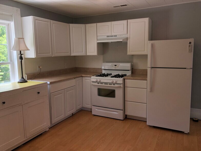 Primary Photo - 258 Munford St