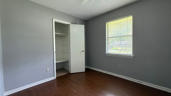 Building Photo - Charming 3-Bedroom Home in the Heart of Ri...