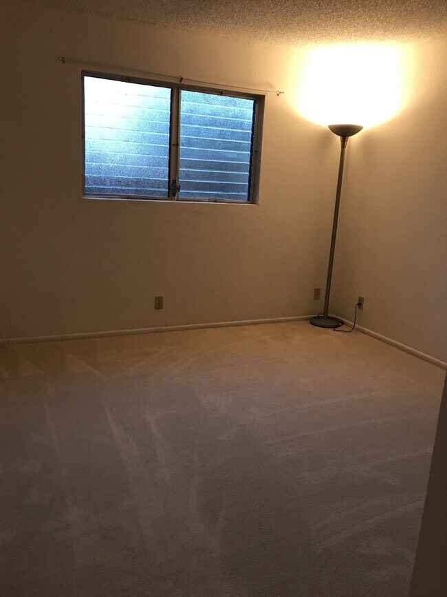 Building Photo - 98-830 NOELANI ST #3