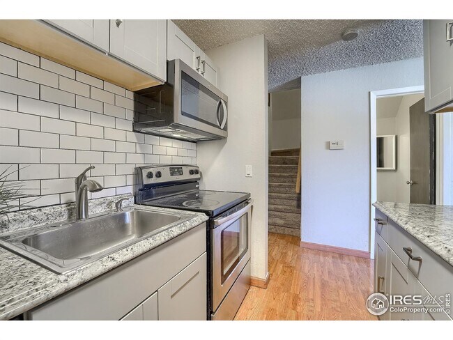 Kitchen - 3035 Oneal Pkwy