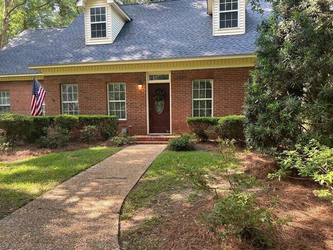 Building Photo - NE Acreage Home in Top School District