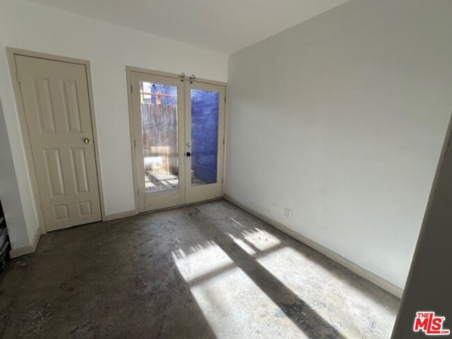 Building Photo - 5422 Washington Blvd