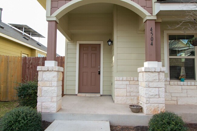 Building Photo - 3 Bedroom, 2.5 Bath Home in East Austin's ...