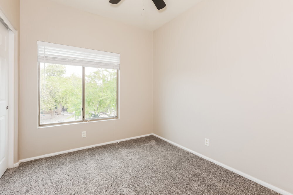 Building Photo - 735 W Fruit Tree Ln