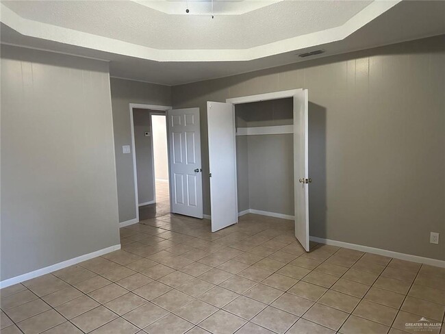 Building Photo - 700 E Sam Houston Blvd