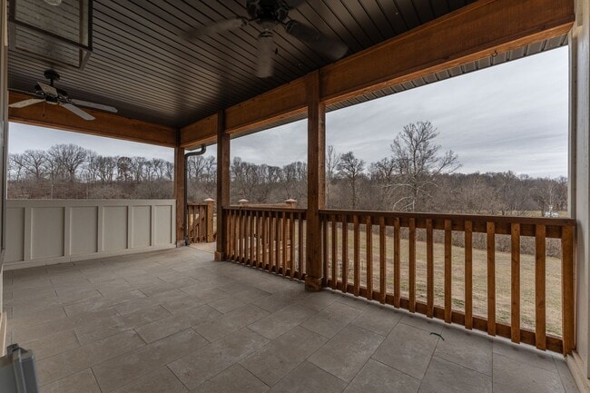 Building Photo - Beautiful Home on Two Acres