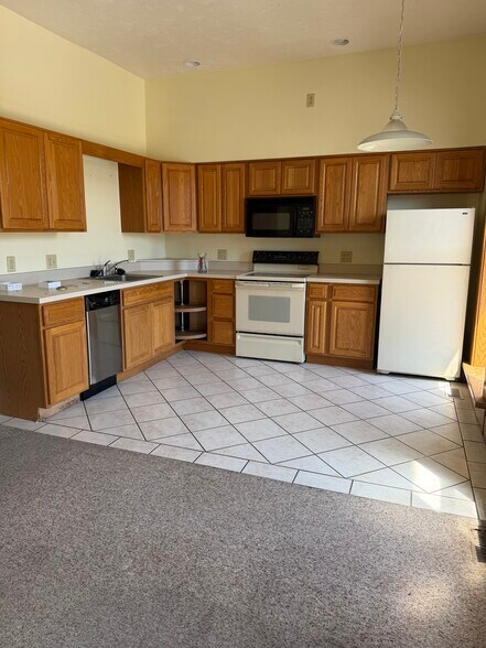 Building Photo - 500 N 5th St